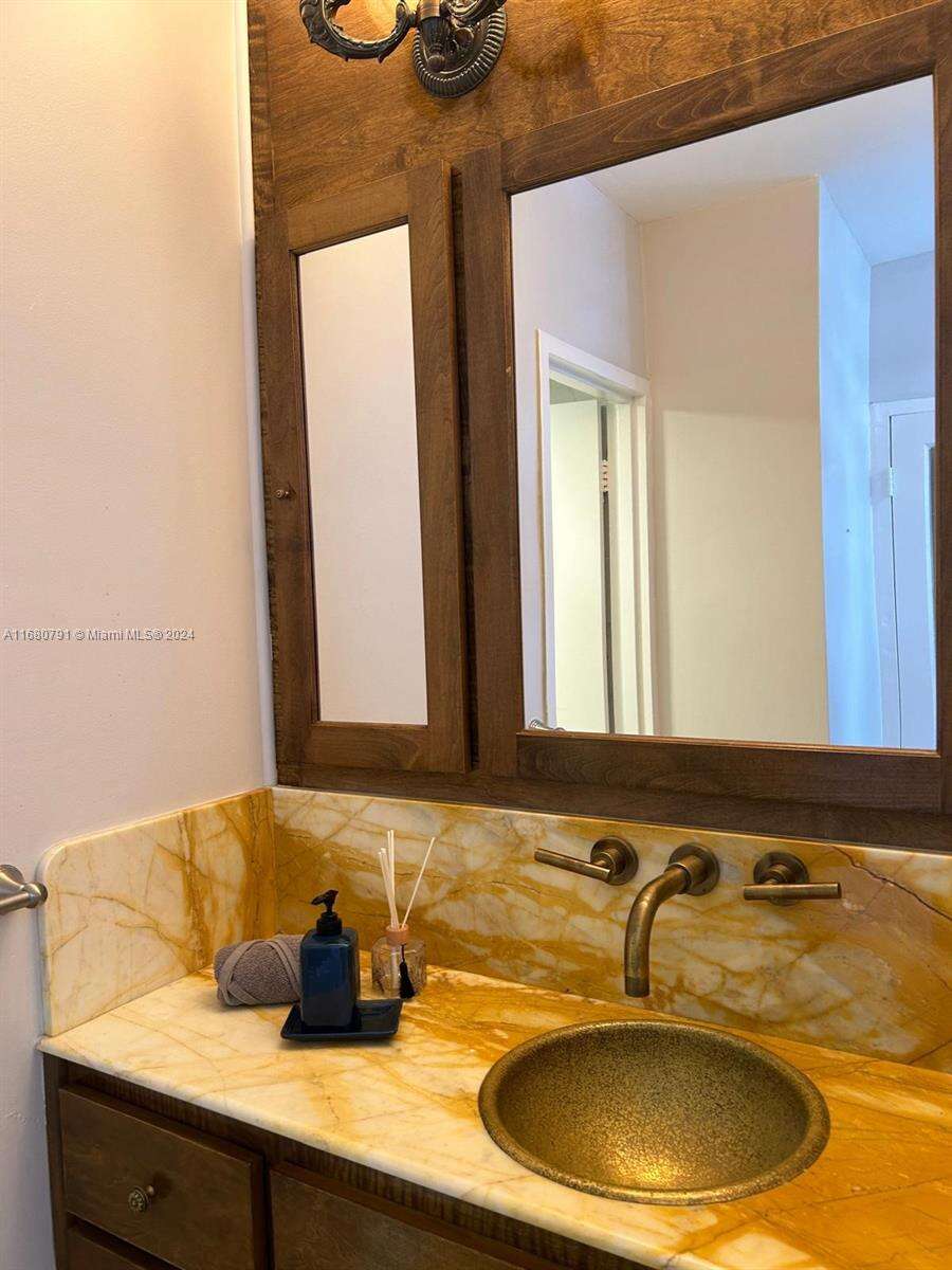 Decoplage at 100 Lincoln Rd, Miami Beach, FL 33139 - For Rent photo 12