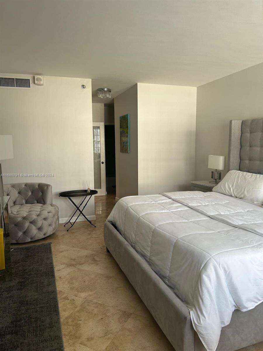 Decoplage at 100 Lincoln Rd, Miami Beach, FL 33139 - For Rent photo 20