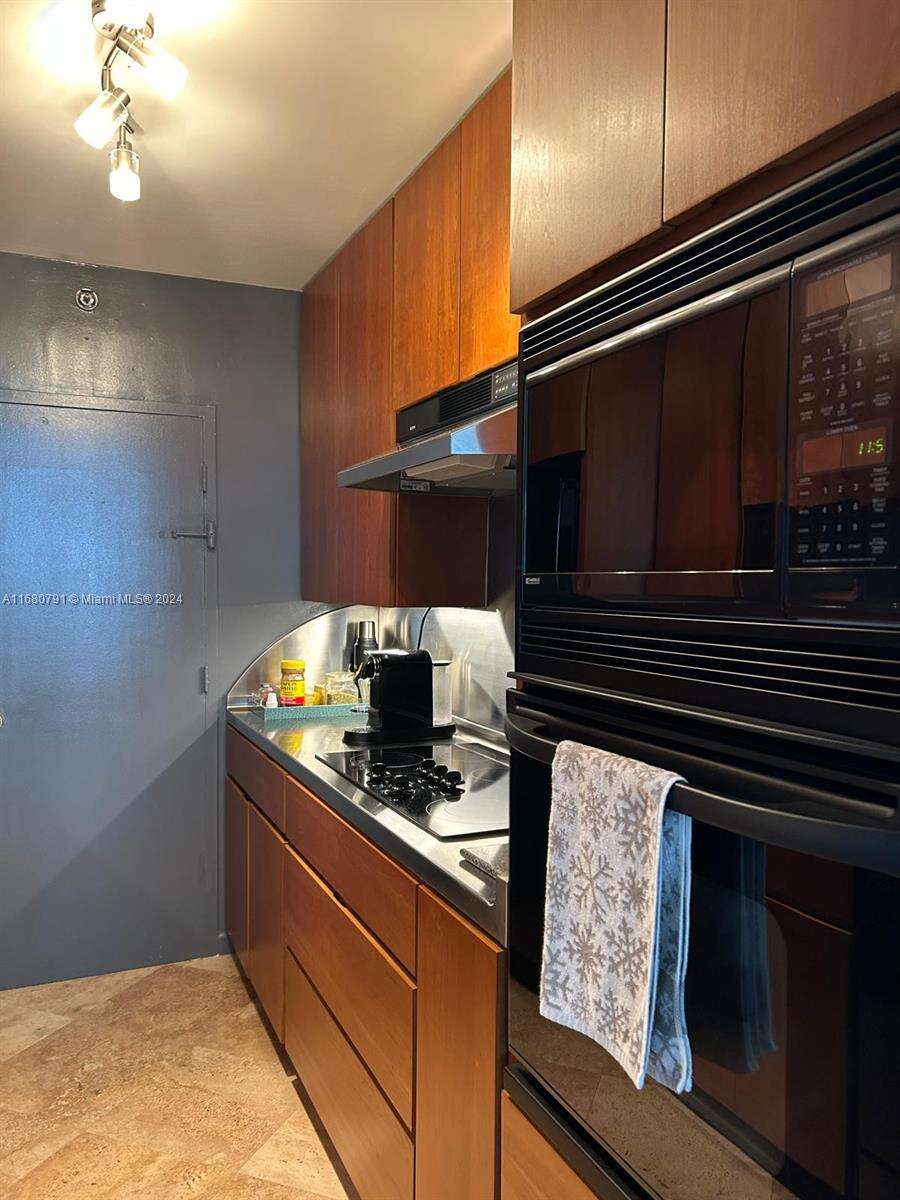 Decoplage at 100 Lincoln Rd, Miami Beach, FL 33139 - For Rent photo 23