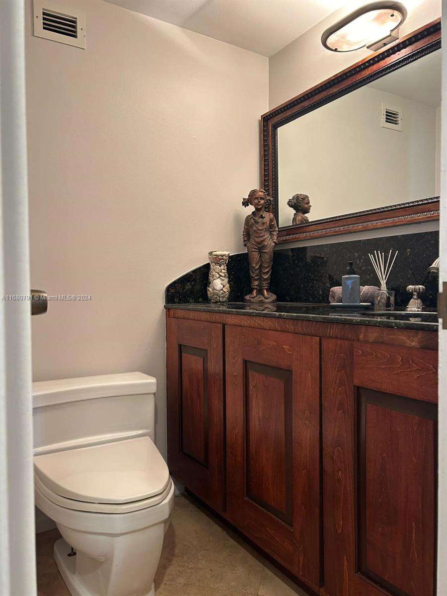 Decoplage at 100 Lincoln Rd, Miami Beach, FL 33139 - For Rent photo 10