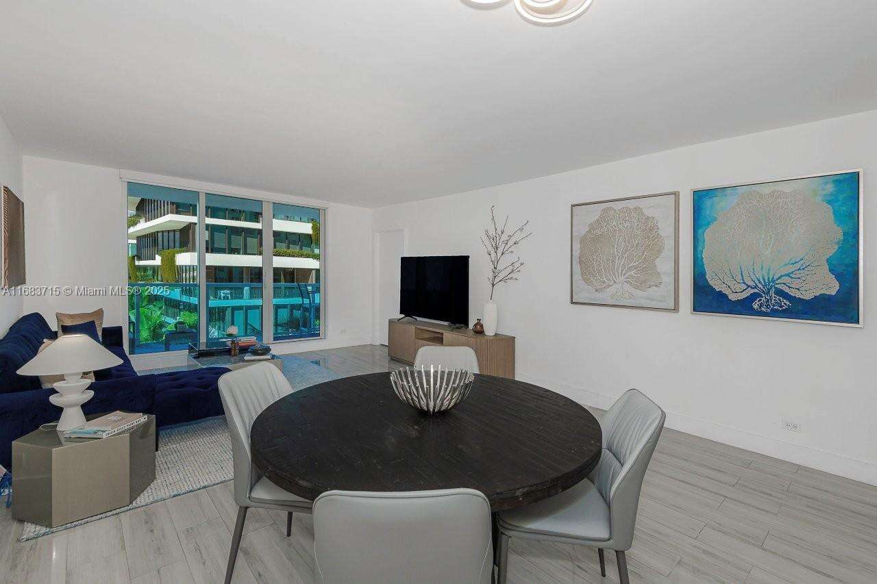 Roney Palace at 2301 Collins Ave, Miami Beach, FL 33139 - For Rent photo 2
