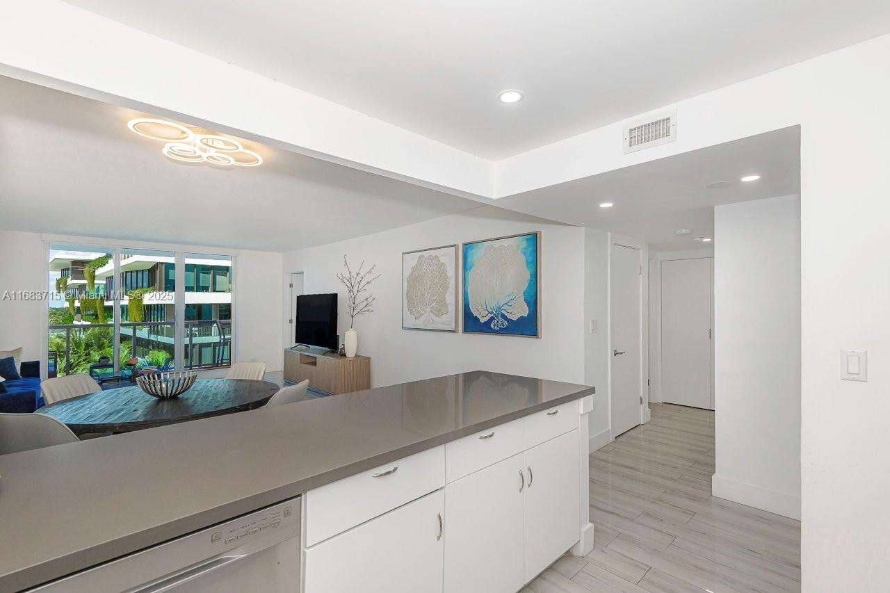 Roney Palace at 2301 Collins Ave, Miami Beach, FL 33139 - For Rent photo 15