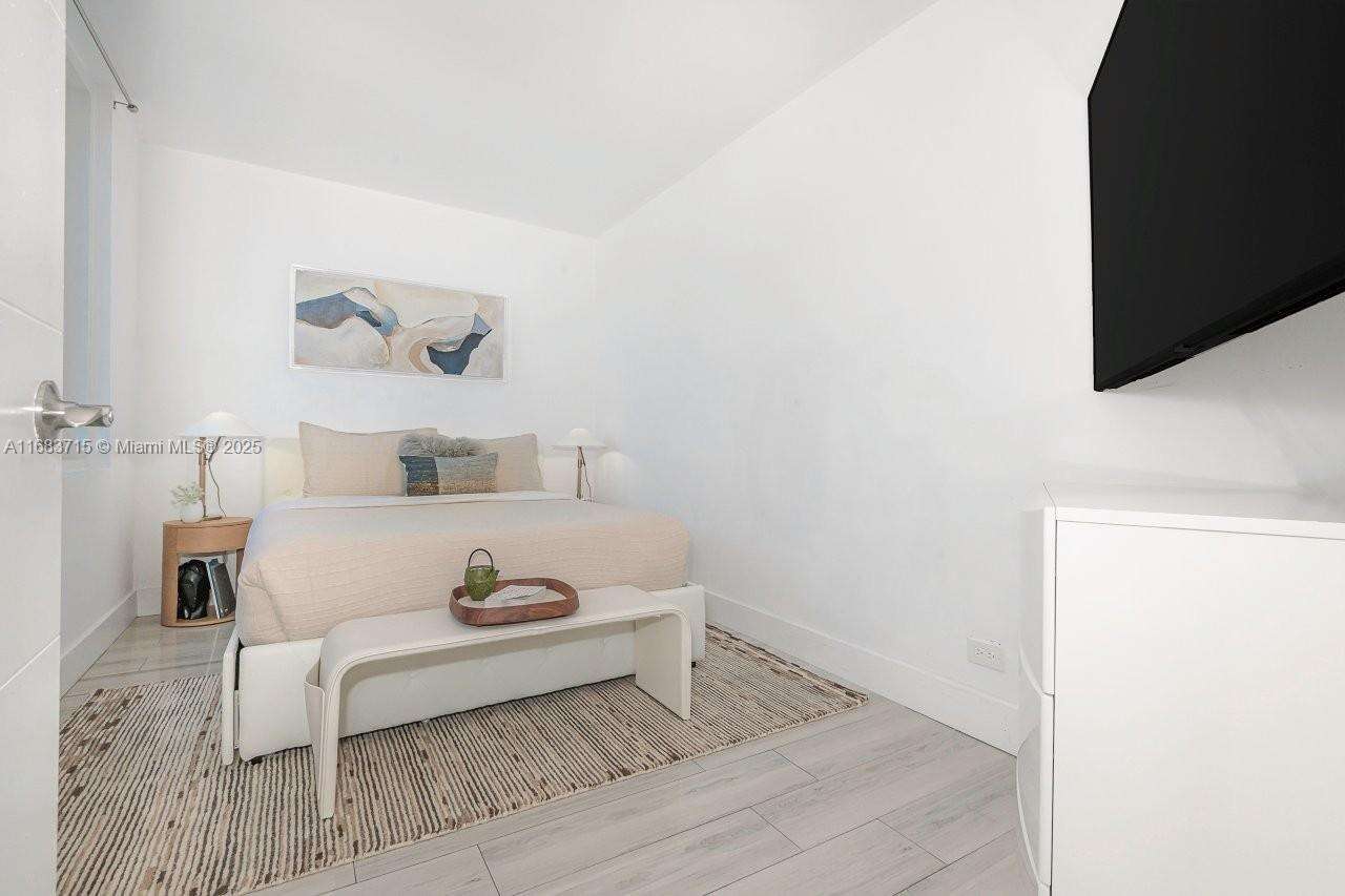 Roney Palace at 2301 Collins Ave, Miami Beach, FL 33139 - For Rent photo 16
