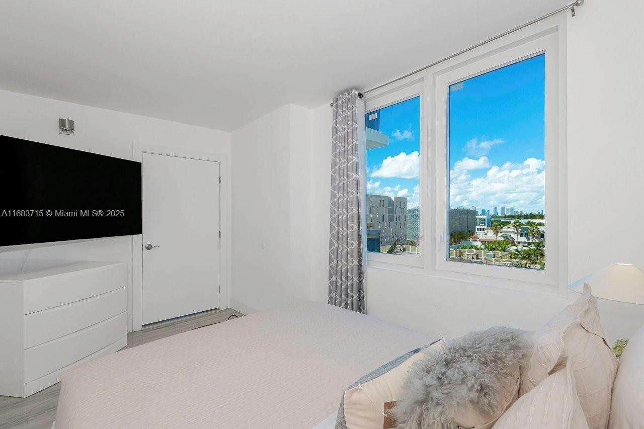 Roney Palace at 2301 Collins Ave, Miami Beach, FL 33139 - For Rent photo 18