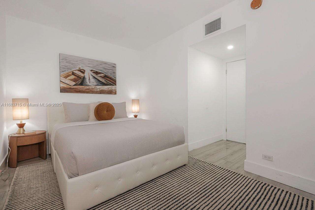 Roney Palace at 2301 Collins Ave, Miami Beach, FL 33139 - For Rent photo 21