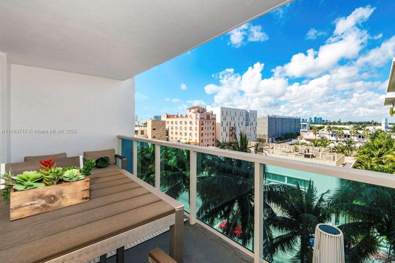 Roney Palace at 2301 Collins Ave, Miami Beach, FL 33139 - For Rent photo 27
