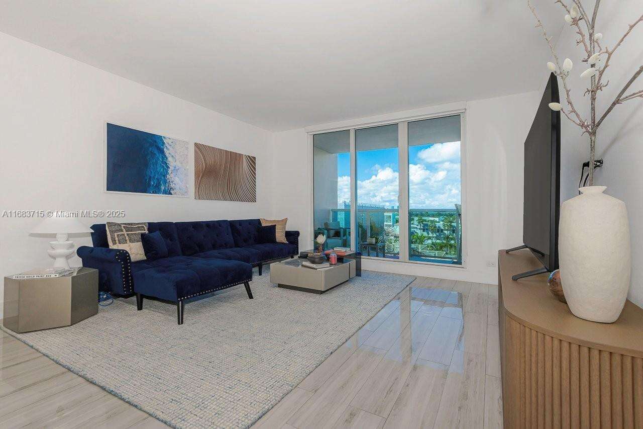 Roney Palace at 2301 Collins Ave, Miami Beach, FL 33139 - For Rent photo 5