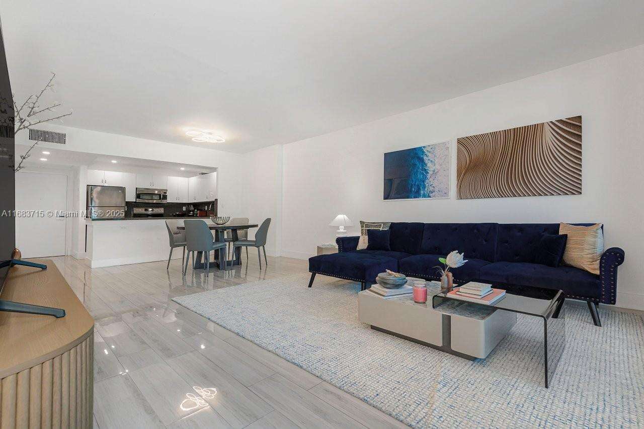 Roney Palace at 2301 Collins Ave, Miami Beach, FL 33139 - For Rent photo 7