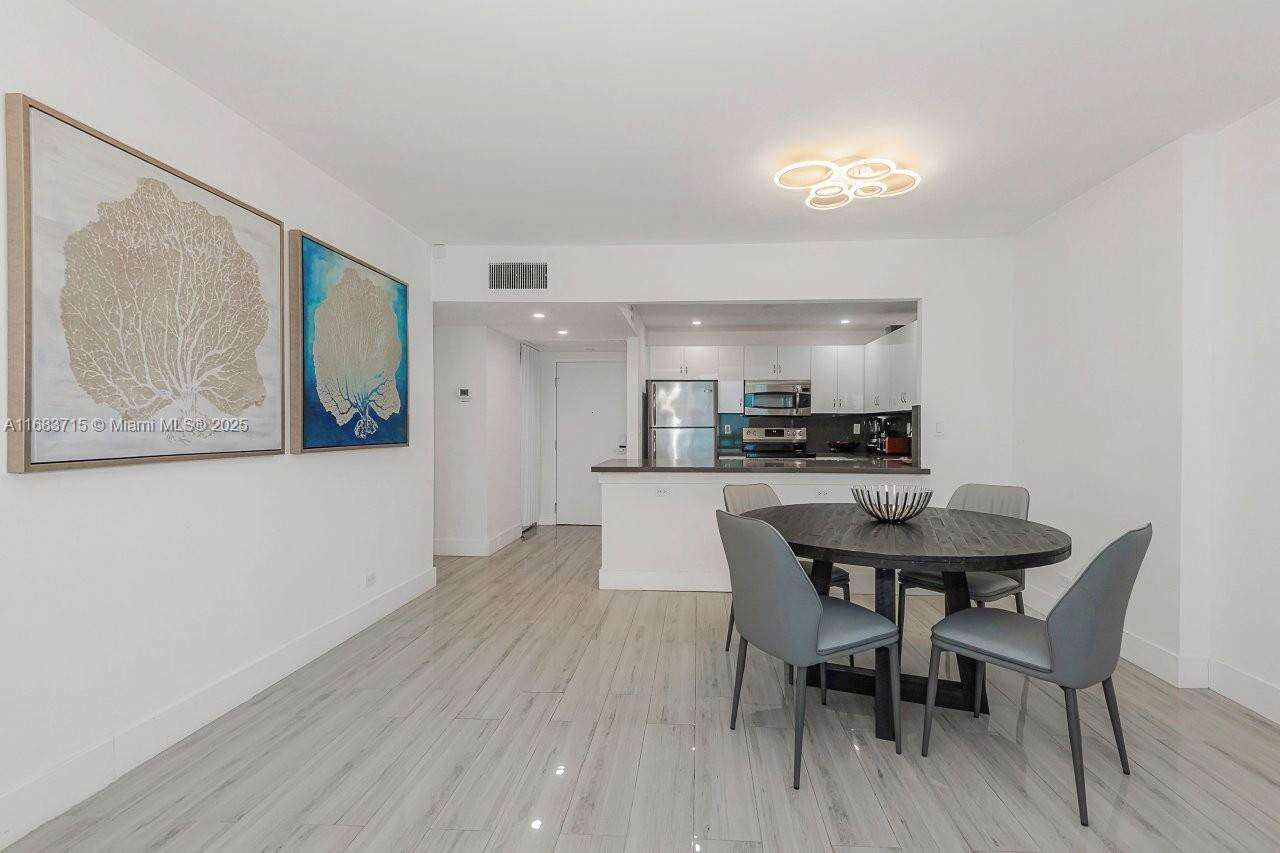 Roney Palace at 2301 Collins Ave, Miami Beach, FL 33139 - For Rent photo 9