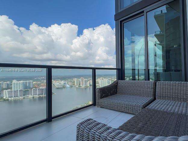 Porsche Design Tower at 18555 Collins Ave, Sunny Isles Beach, FL 33160 - For Rent photo 34