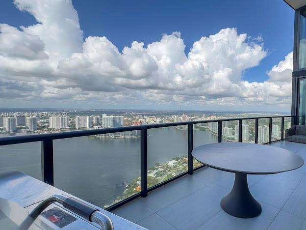 Porsche Design Tower at 18555 Collins Ave, Sunny Isles Beach, FL 33160 - For Rent photo 38