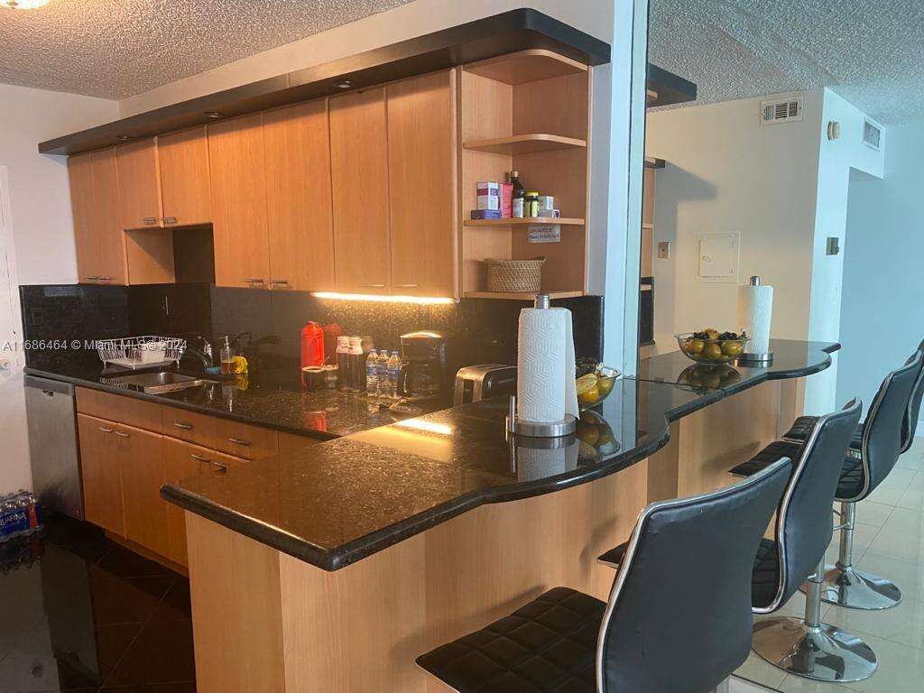 The Carriage House at 5401 Collins Ave, Miami Beach, FL 33140 - For Rent photo 21