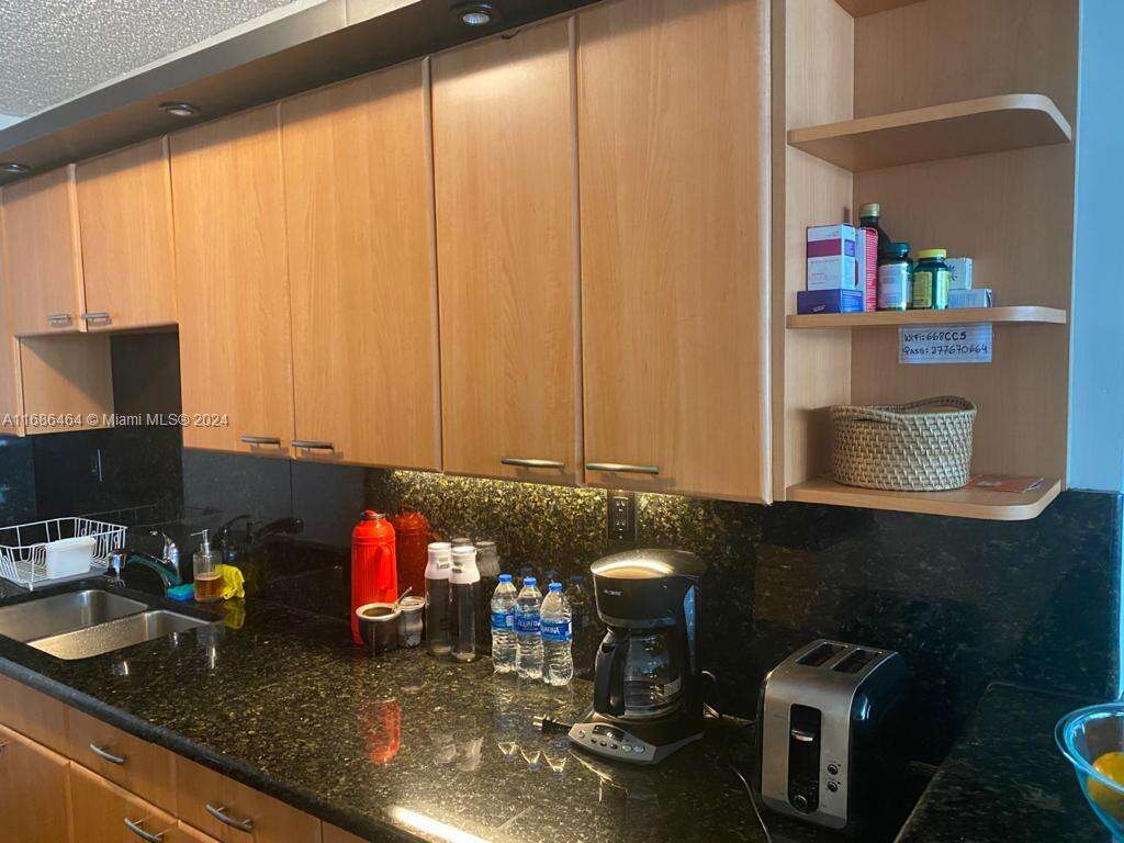 The Carriage House at 5401 Collins Ave, Miami Beach, FL 33140 - For Rent photo 24