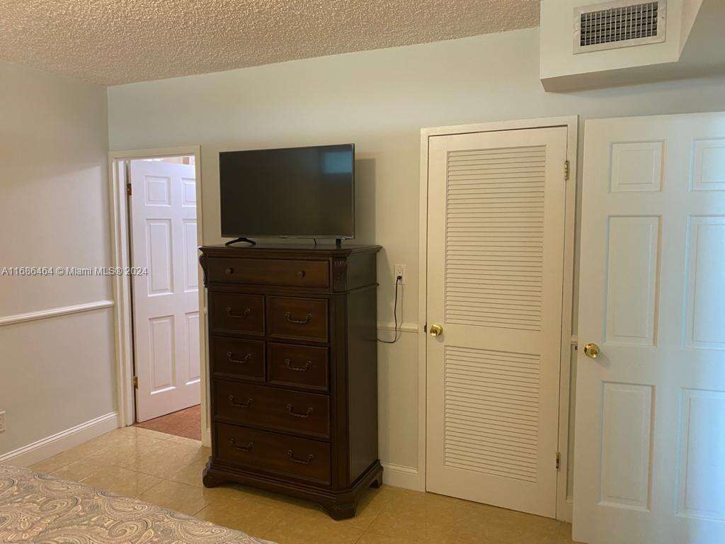 The Carriage House at 5401 Collins Ave, Miami Beach, FL 33140 - For Rent photo 28