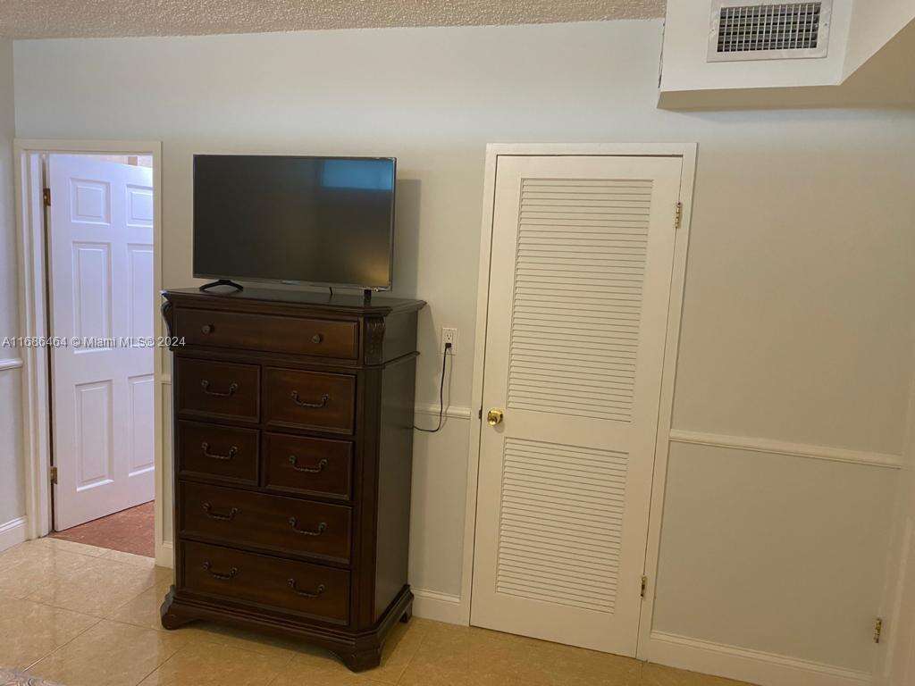 The Carriage House at 5401 Collins Ave, Miami Beach, FL 33140 - For Rent photo 29