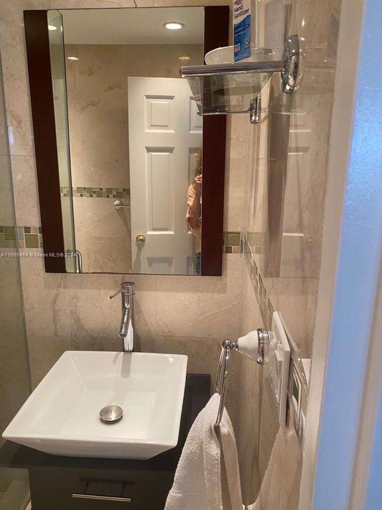 The Carriage House at 5401 Collins Ave, Miami Beach, FL 33140 - For Rent photo 41