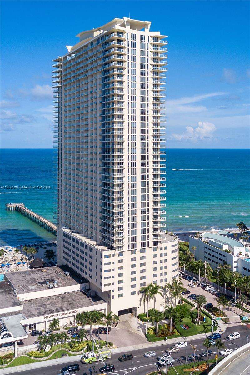 La Perla at 16699 Collins Ave, Sunny Isles Beach, FL 33160 - For Rent photo 1