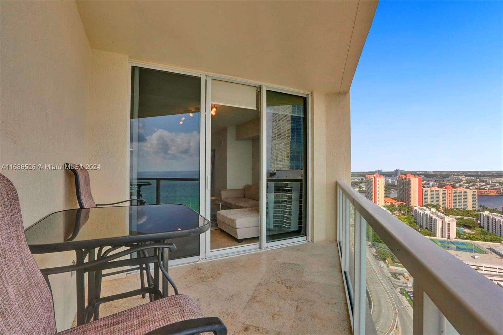 La Perla at 16699 Collins Ave, Sunny Isles Beach, FL 33160 - For Rent photo 13