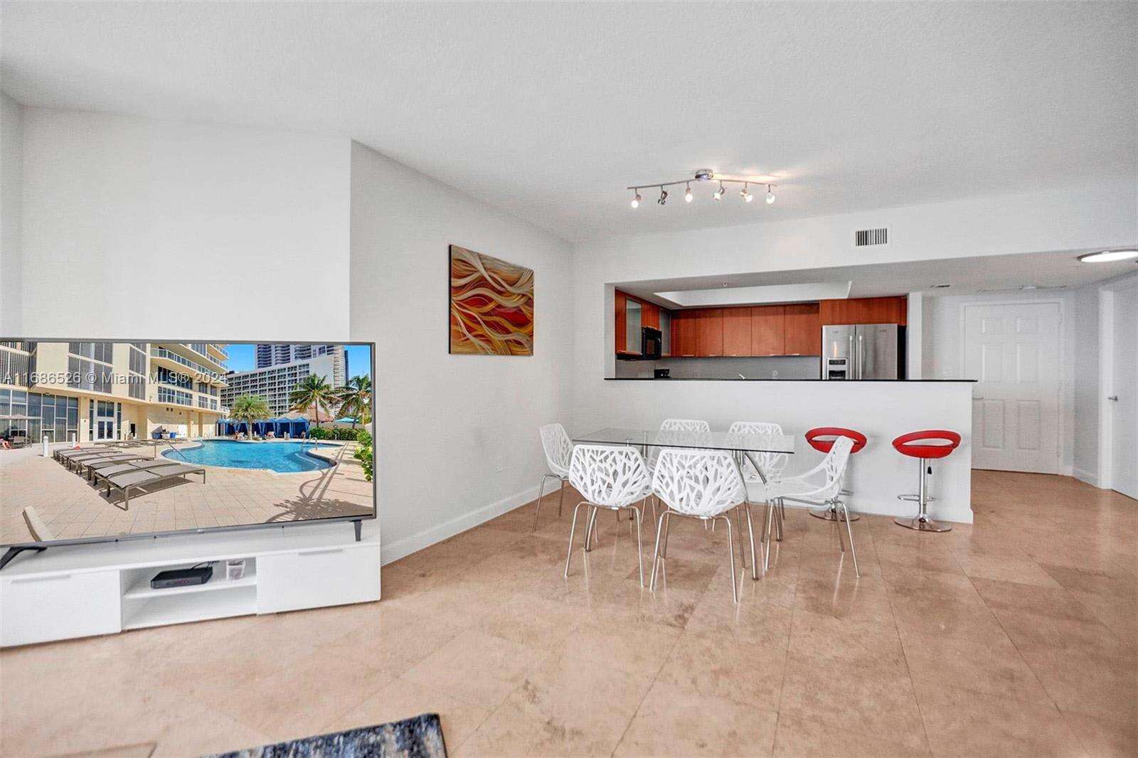La Perla at 16699 Collins Ave, Sunny Isles Beach, FL 33160 - For Rent photo 16