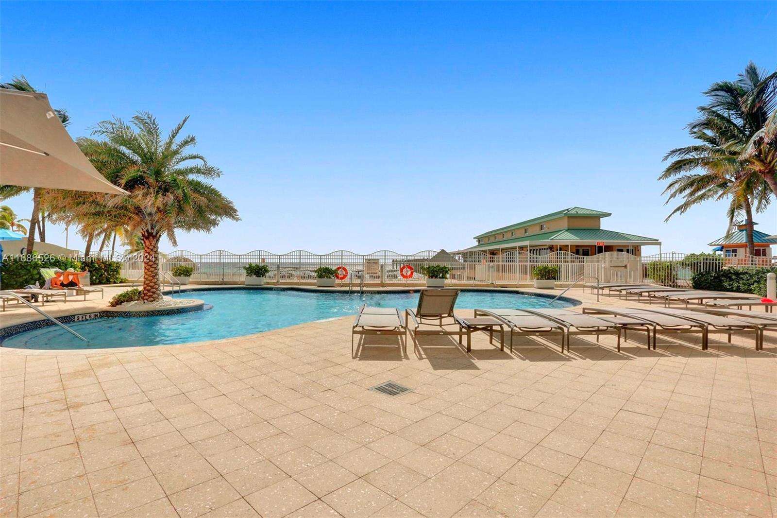La Perla at 16699 Collins Ave, Sunny Isles Beach, FL 33160 - For Rent photo 3