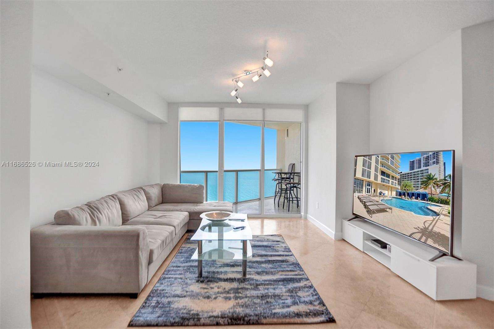 La Perla at 16699 Collins Ave, Sunny Isles Beach, FL 33160 - For Rent photo 9