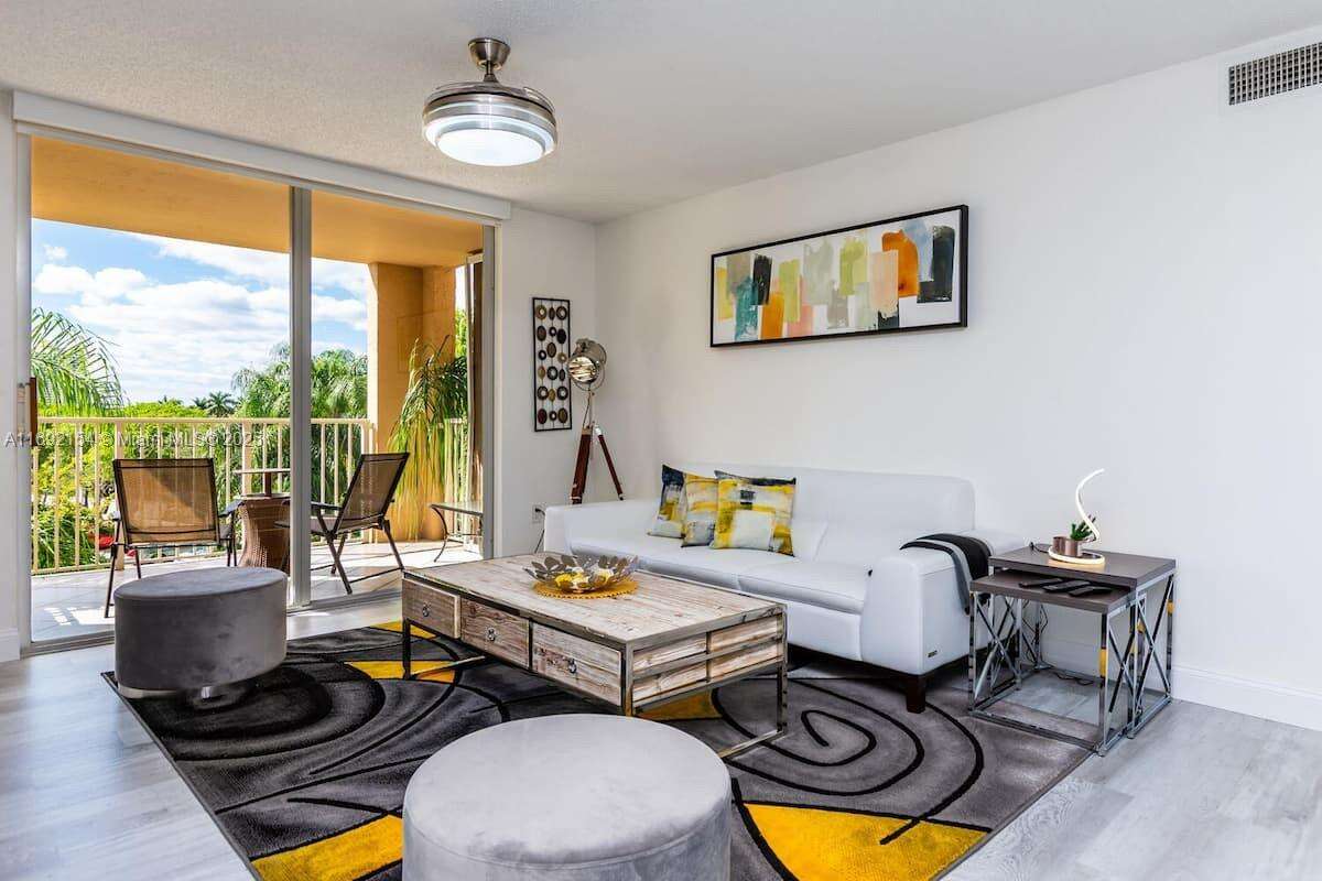 The Yacht Club At Aventura at 19999 Country Club Dr, Aventura, FL 33180 - For Rent photo 2