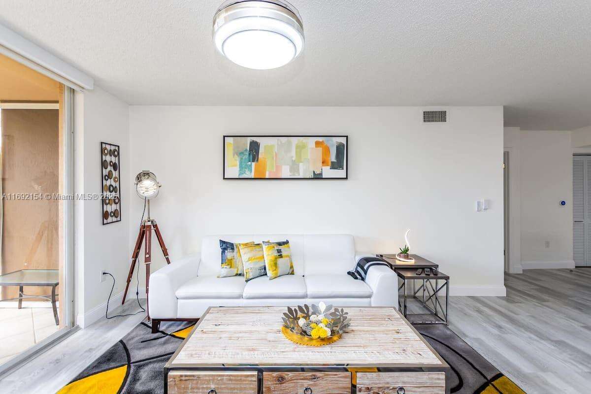 The Yacht Club At Aventura at 19999 Country Club Dr, Aventura, FL 33180 - For Rent photo 11