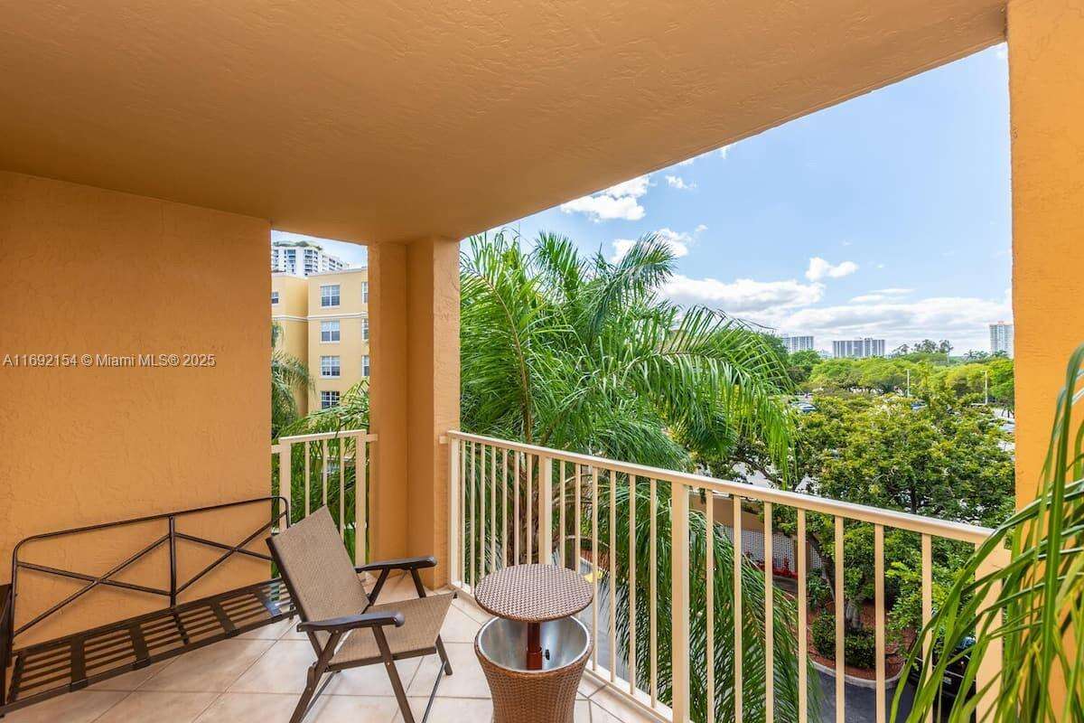 The Yacht Club At Aventura at 19999 Country Club Dr, Aventura, FL 33180 - For Rent photo 14