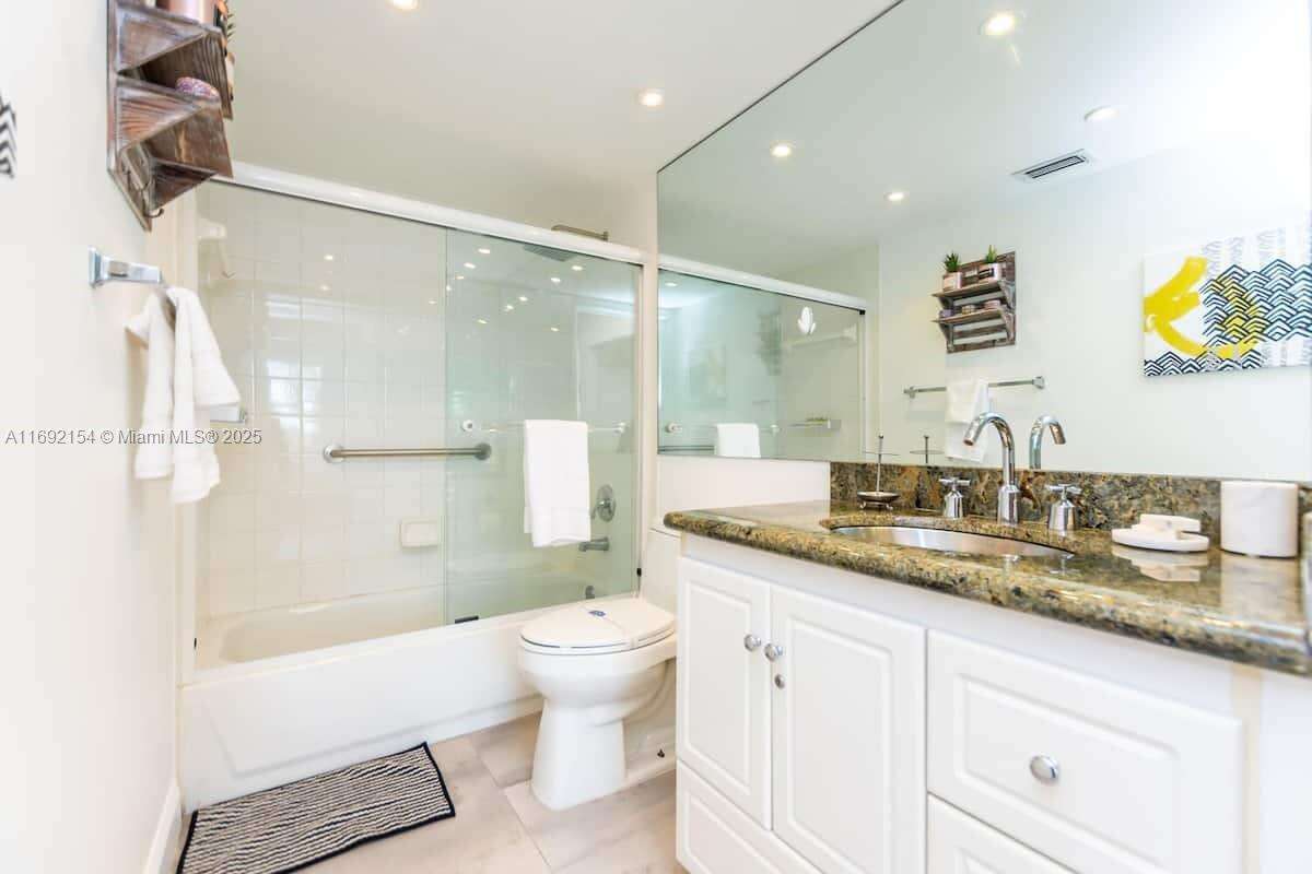 The Yacht Club At Aventura at 19999 Country Club Dr, Aventura, FL 33180 - For Rent photo 25