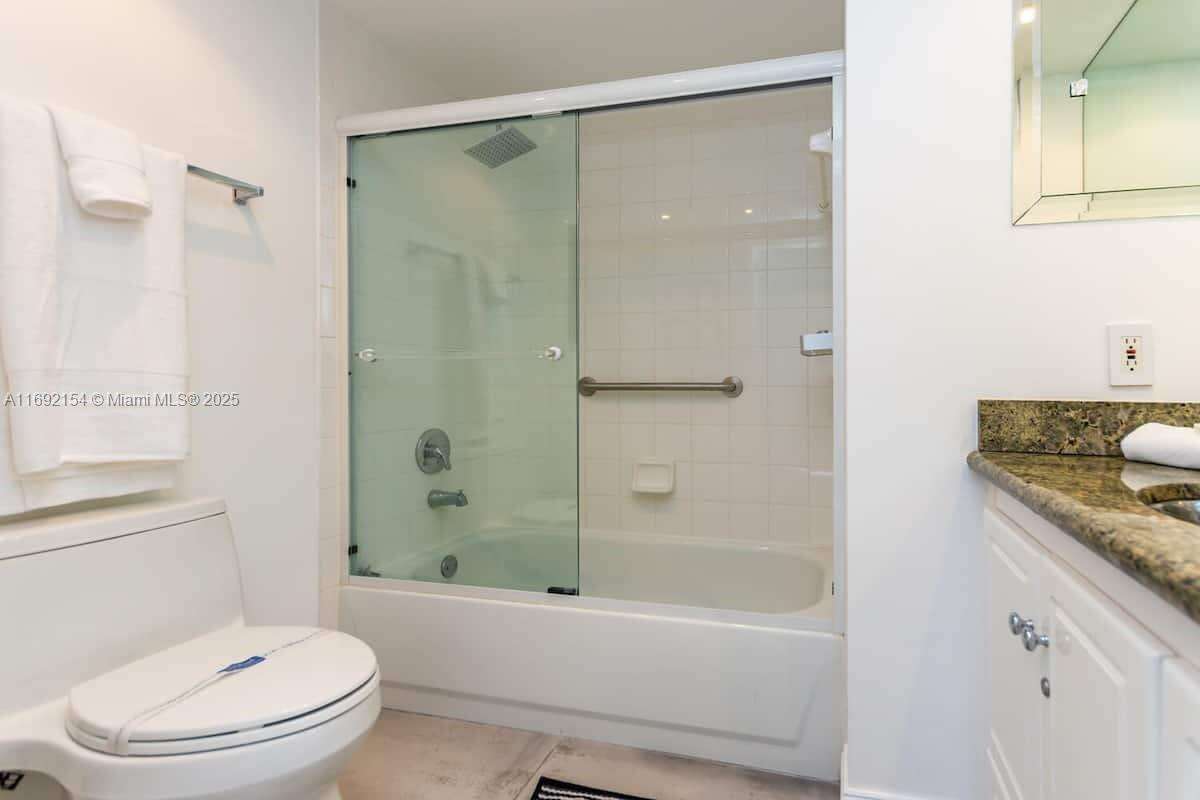 The Yacht Club At Aventura at 19999 Country Club Dr, Aventura, FL 33180 - For Rent photo 31