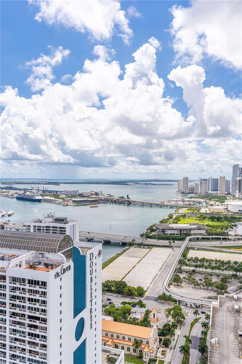 Opera Tower at 1750 Bayshore Dr, Miami, FL 33132 - For Rent photo 21