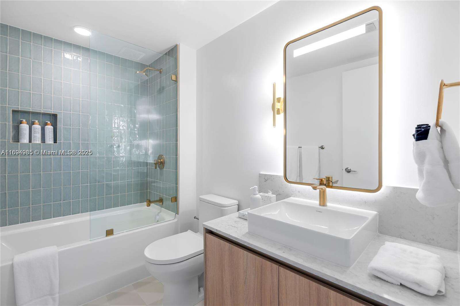 Natiivo | Gale Miami at 159 6th St, Miami, FL 33132 - For Rent photo 34