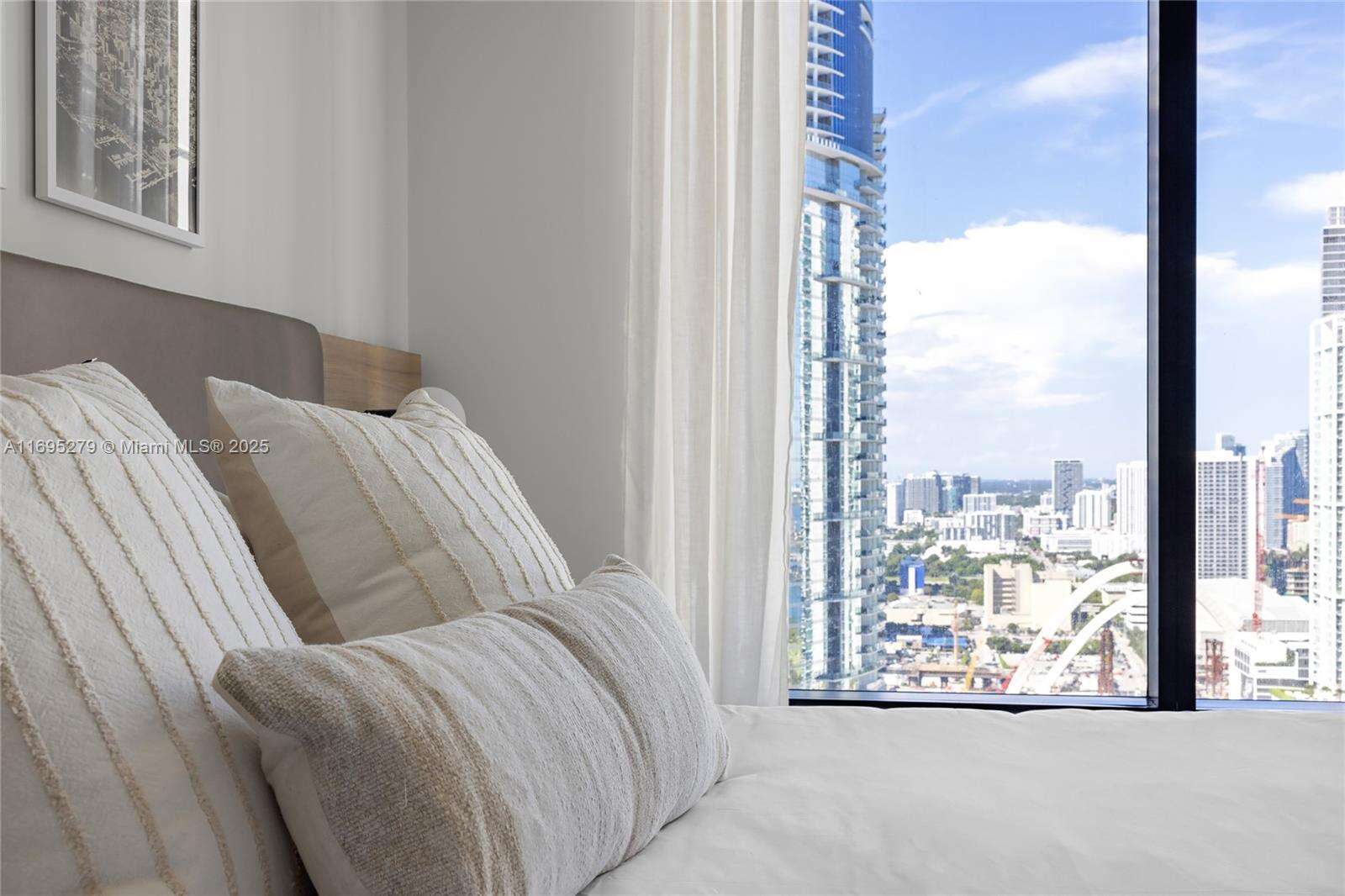 Natiivo | Gale Miami at 159 6th St, Miami, FL 33132 - For Rent photo 14