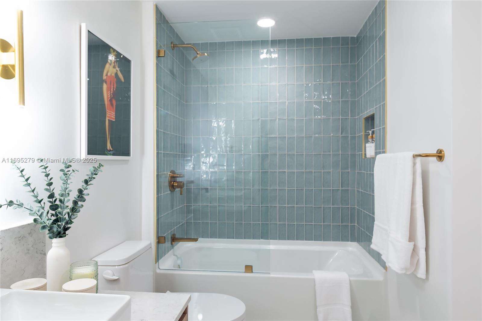 Natiivo | Gale Miami at 159 6th St, Miami, FL 33132 - For Rent photo 16