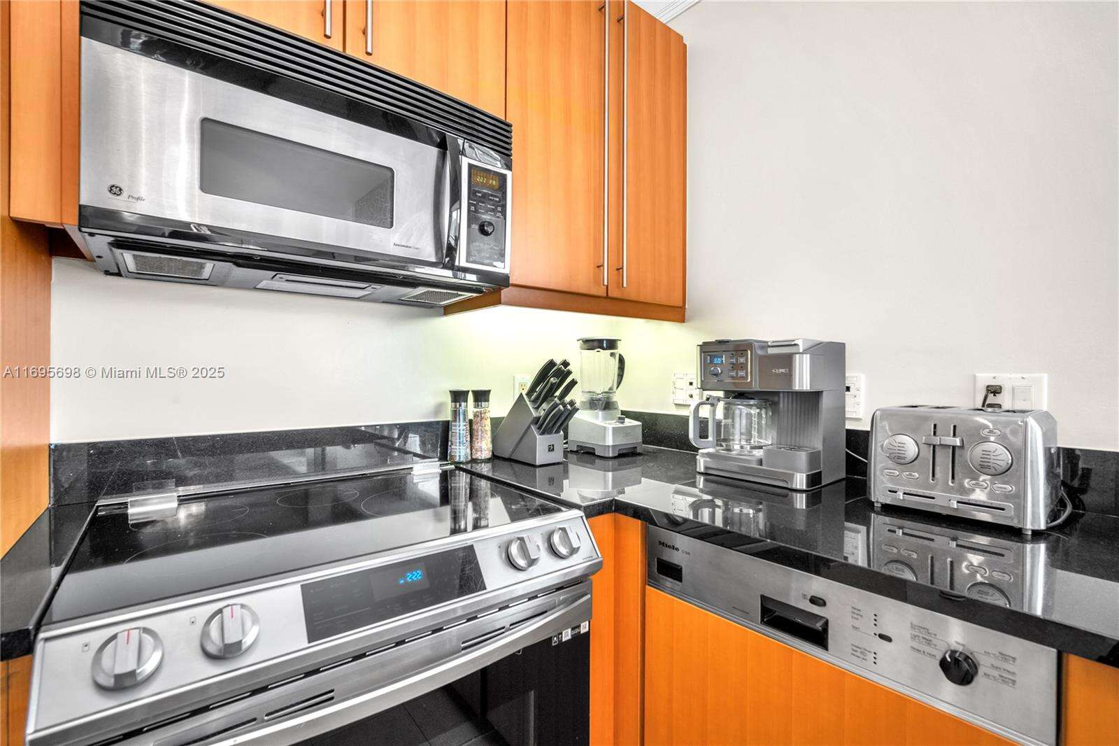 Four Seasons Residences at 1435 Brickell Ave, Miami, FL 33131 - For Rent photo 15