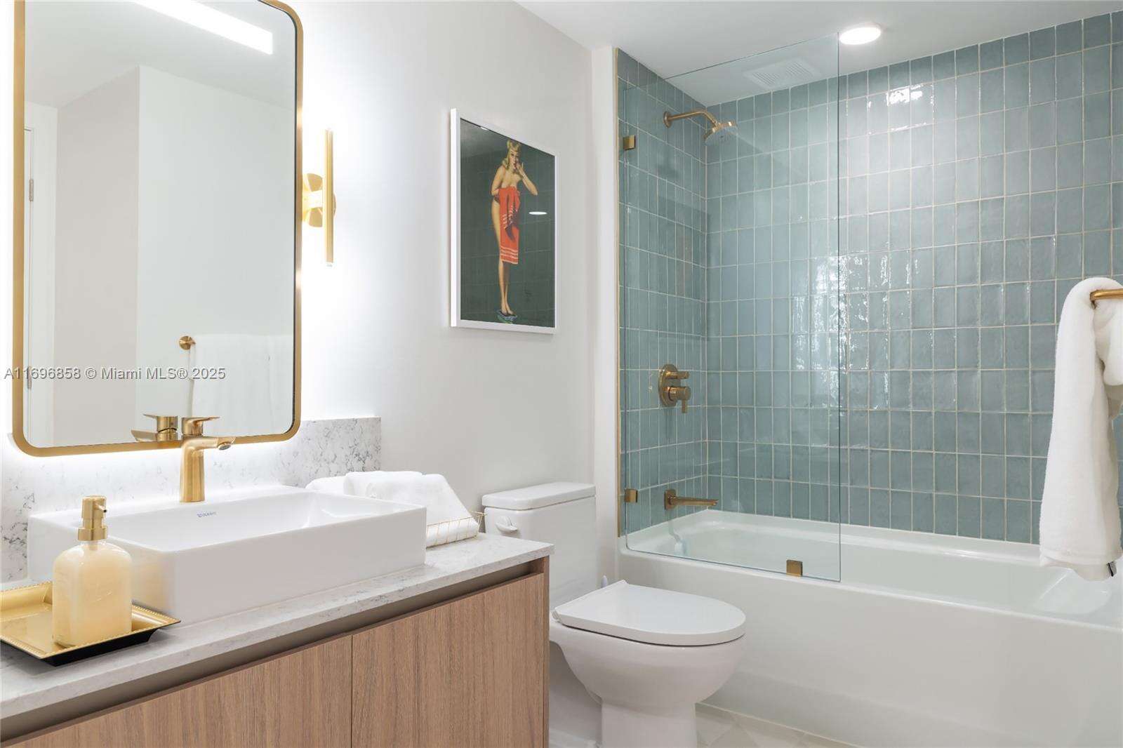 Natiivo | Gale Miami at 159 6th St, Miami, FL 33132 - For Rent photo 11