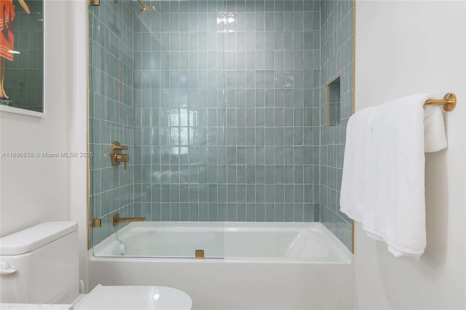 Natiivo | Gale Miami at 159 6th St, Miami, FL 33132 - For Rent photo 13