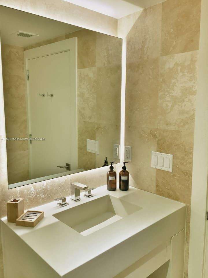 1 Hotel & Homes at 102 24th St, Miami Beach, FL 33139 - For Rent photo 33