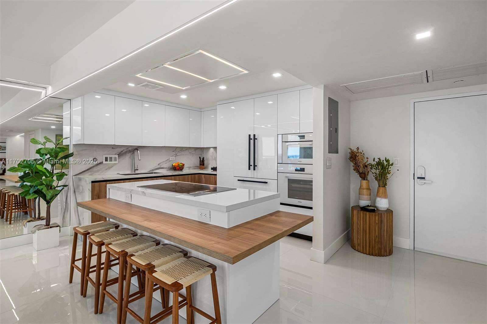 Roney Palace at Miami Beach, FL 33139 - For Rent photo 7