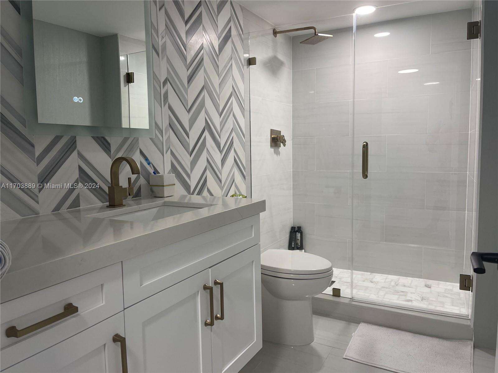 Club Atlantis at 2555 Collins Ave, Miami Beach, FL 33140 - For Rent photo 1