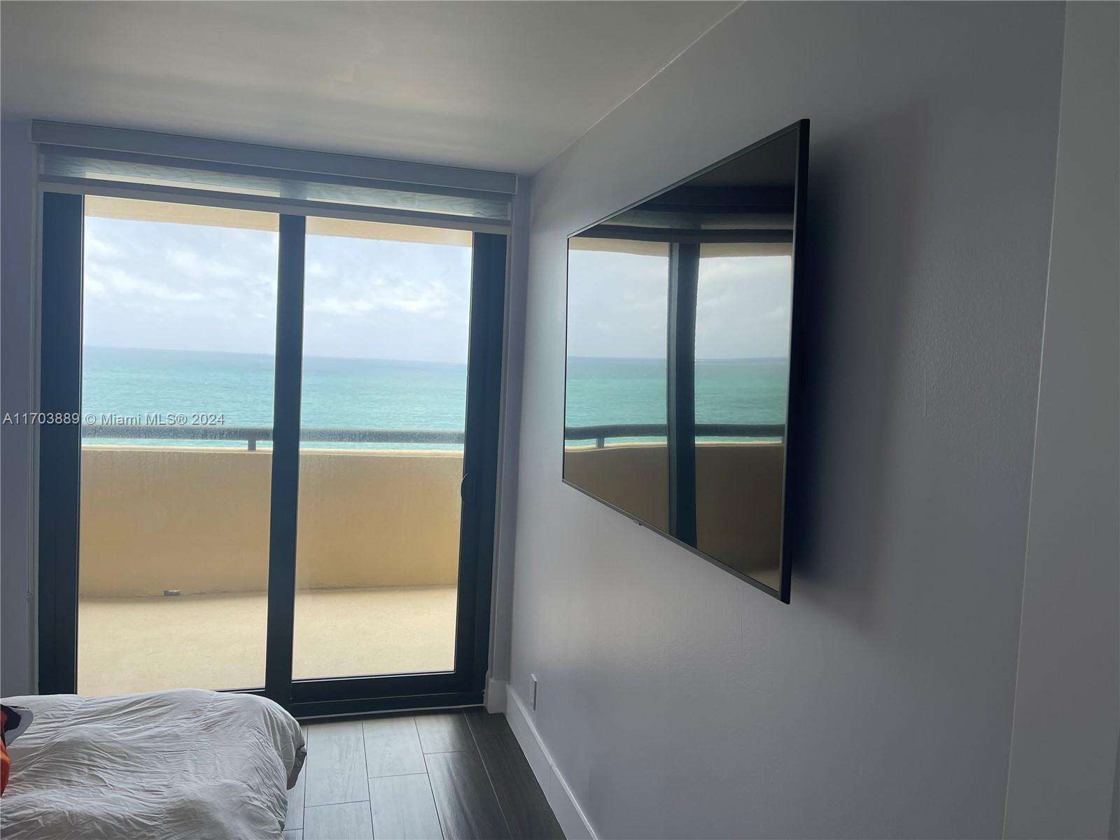 Club Atlantis at 2555 Collins Ave, Miami Beach, FL 33140 - For Rent photo 20