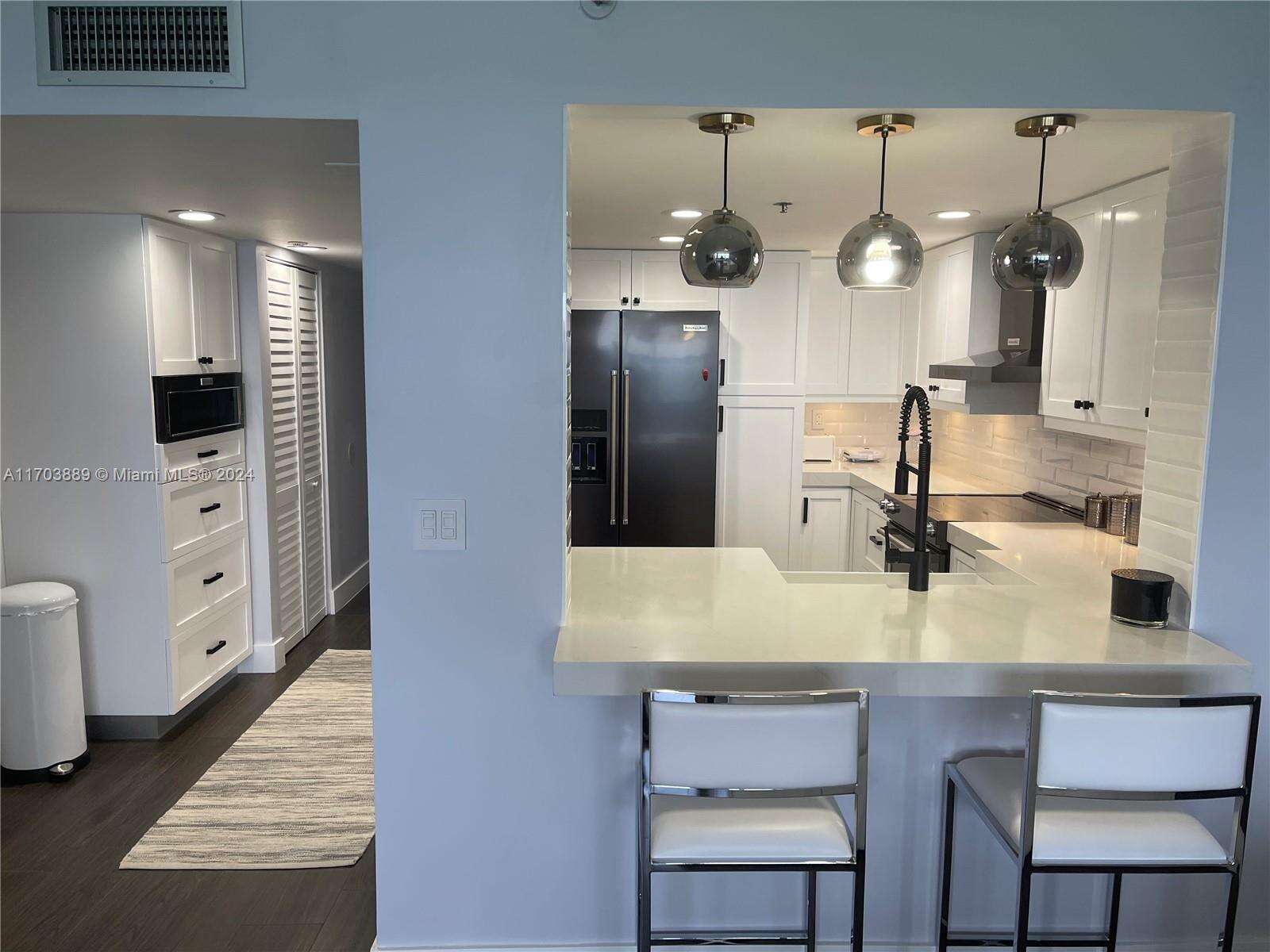 Club Atlantis at 2555 Collins Ave, Miami Beach, FL 33140 - For Rent photo 3