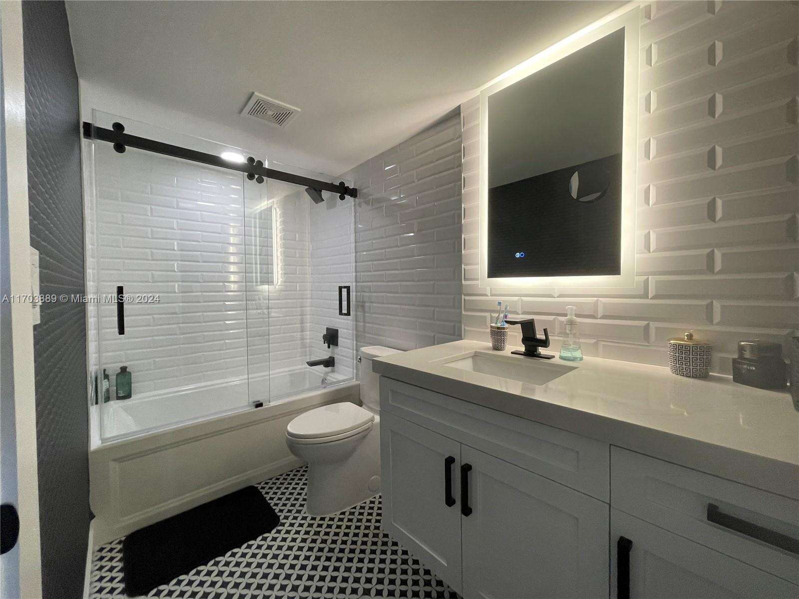 Club Atlantis at 2555 Collins Ave, Miami Beach, FL 33140 - For Rent photo 28