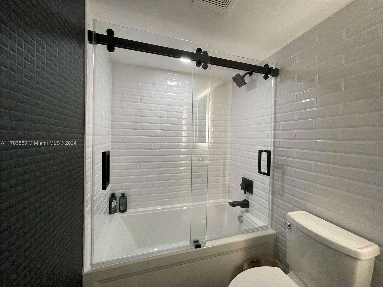 Club Atlantis at 2555 Collins Ave, Miami Beach, FL 33140 - For Rent photo 29