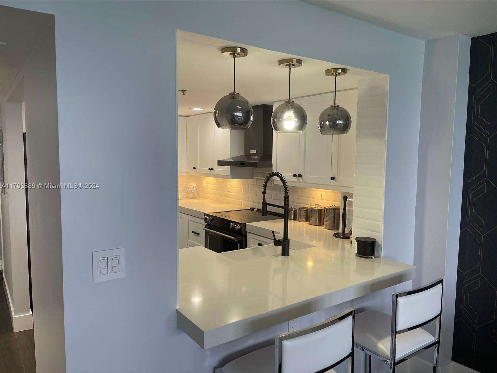 Club Atlantis at 2555 Collins Ave, Miami Beach, FL 33140 - For Rent photo 4