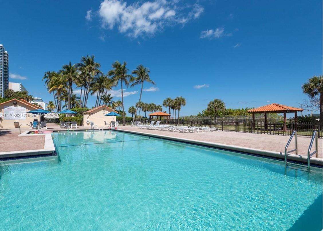 Club Atlantis at 2555 Collins Ave, Miami Beach, FL 33140 - For Rent photo 47