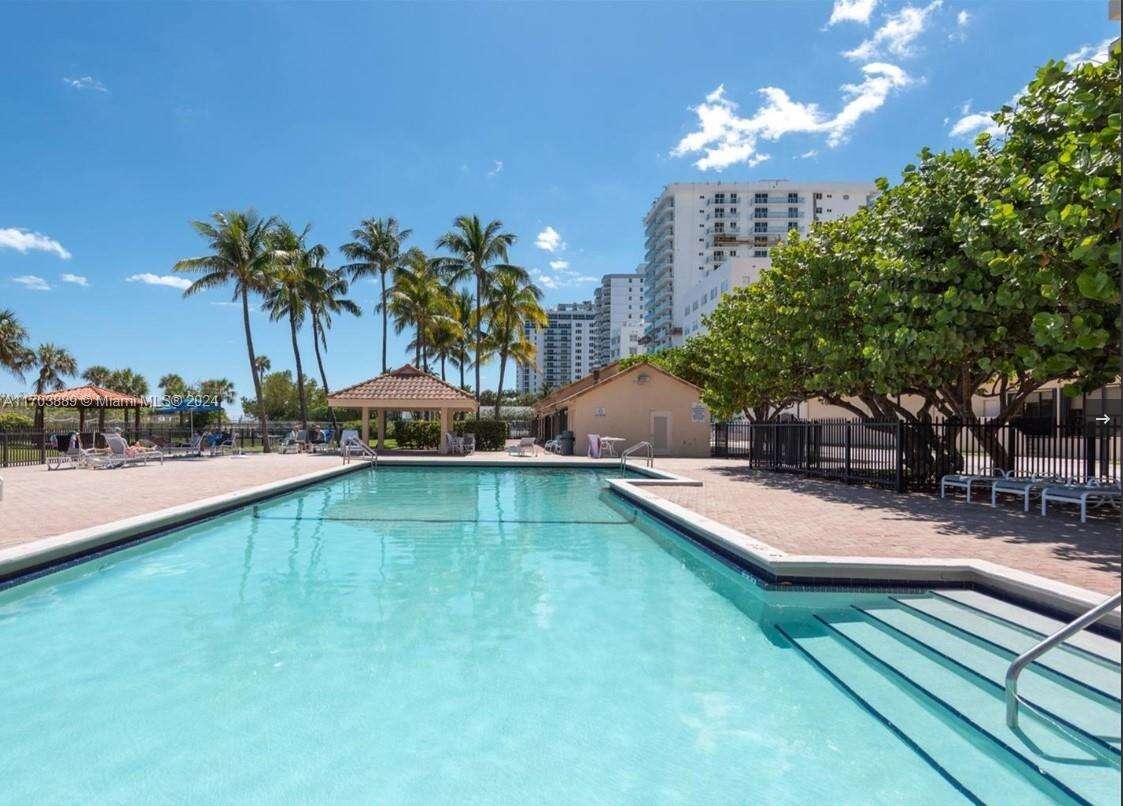Club Atlantis at 2555 Collins Ave, Miami Beach, FL 33140 - For Rent photo 48