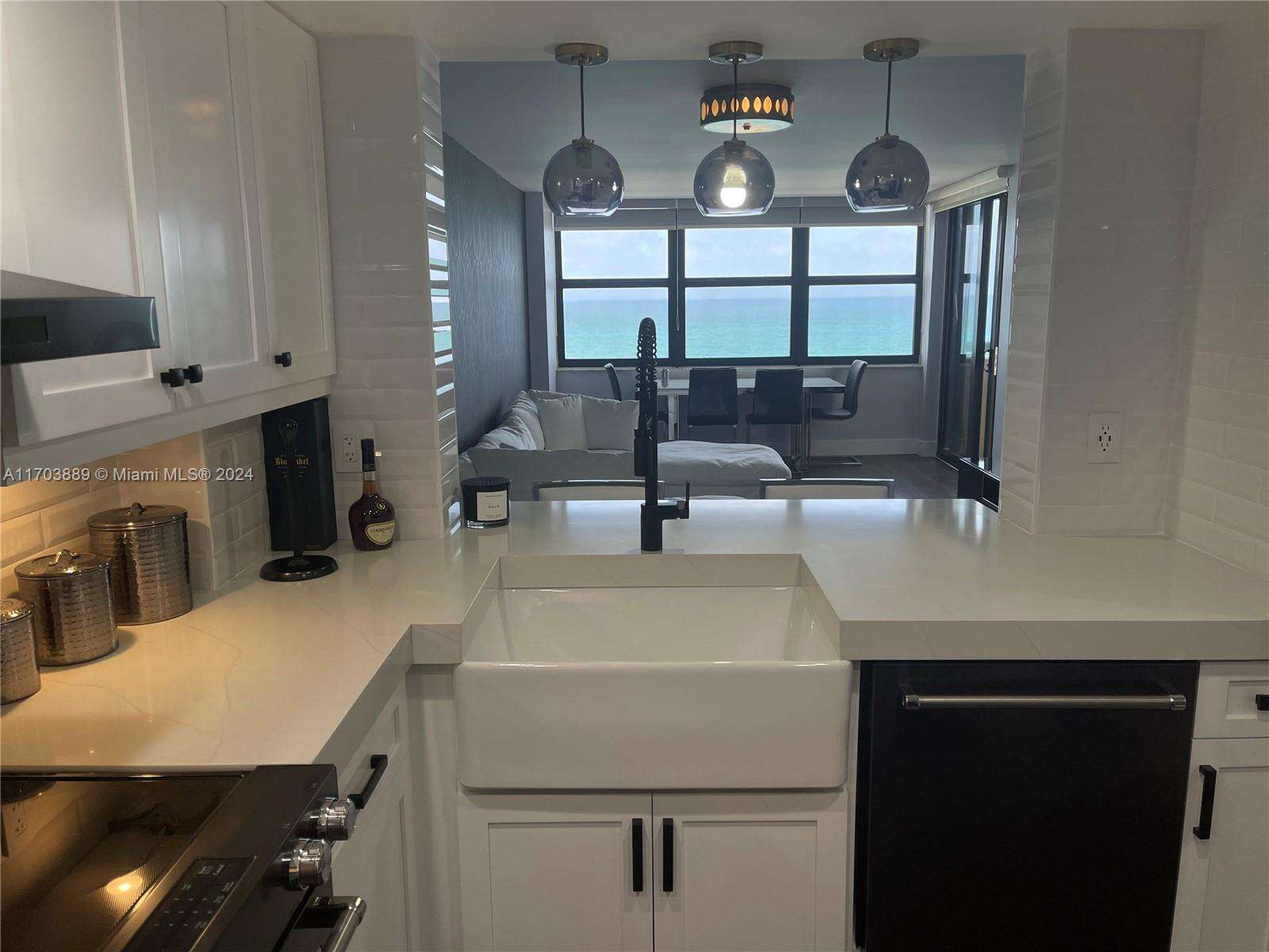 Club Atlantis at 2555 Collins Ave, Miami Beach, FL 33140 - For Rent photo 8
