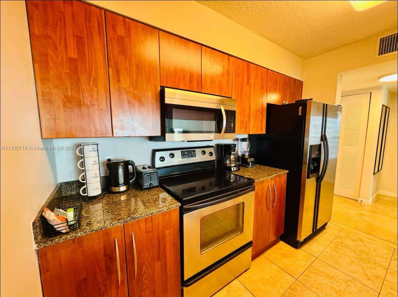 The Club At Brickell Bay at 1200 Brickell Bay Dr, Miami, FL 33131 - For Rent photo 12