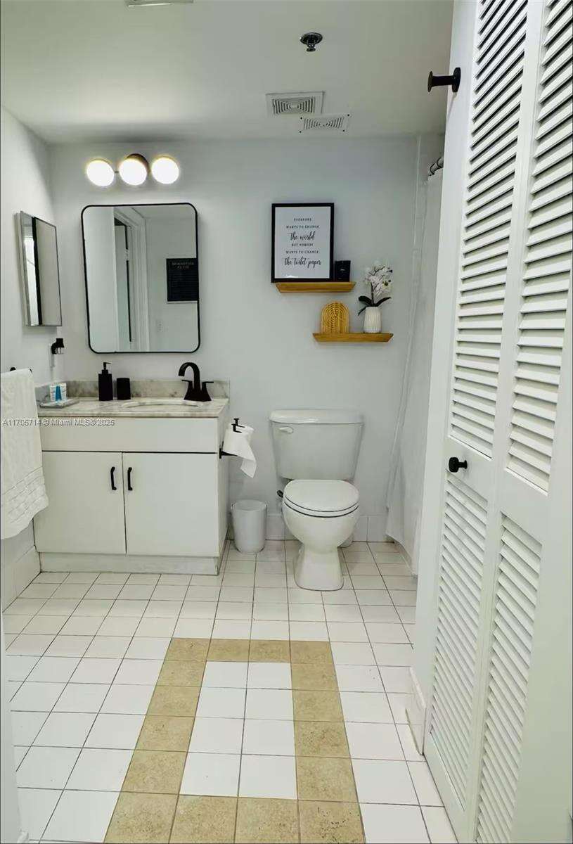 The Club At Brickell Bay at 1200 Brickell Bay Dr, Miami, FL 33131 - For Rent photo 27